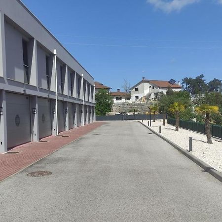 Motel Avenue Λεϊρία Εξωτερικό φωτογραφία
