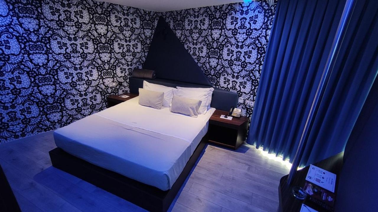Motel Avenue Λεϊρία Εξωτερικό φωτογραφία