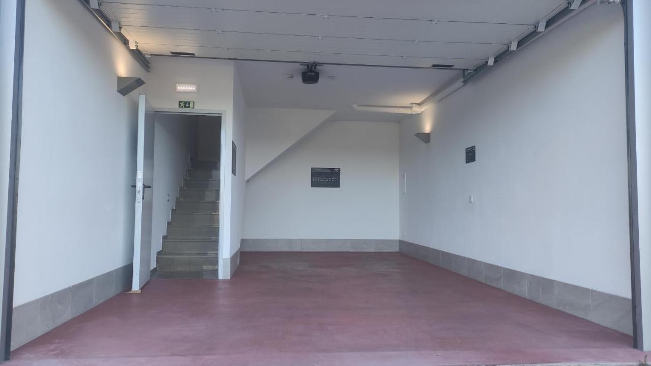 Motel Avenue Λεϊρία Εξωτερικό φωτογραφία